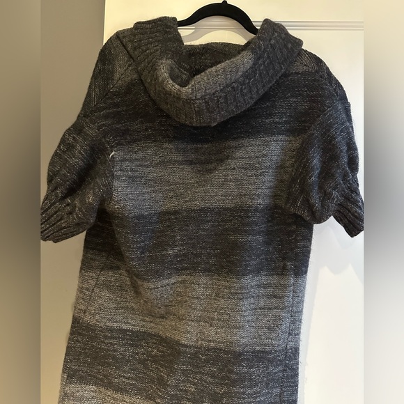 Vince long sweater cardigan. - Picture 2 of 3